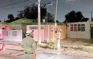 Vecinos de la colonia Miravalle 1, reportaron un corte de energía eléctrica que afectó a decenas de familias durante la noche de ayer.