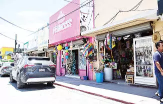 Comerciantes se quedan con gran cantidad de la mercancía