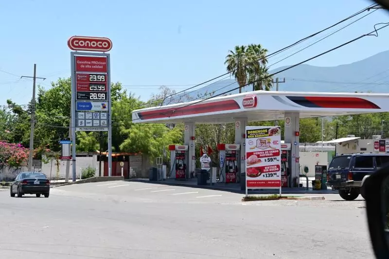 En el caso de las gasolineras de Monclova, señaló que la mayoría comercializa el combustible por arriba de los 28 pesos,