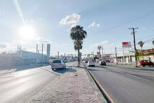  La ciudad del acero despierta este jueves 14 de mayo de 2026 bajo el dominio de una atmósfera que recuerda por qué esta región es una de las más calurosas del norte de México. 