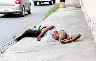 El sujeto de aproximadamente 60 años de edad, sólo se encontraba en estado de ebriedad