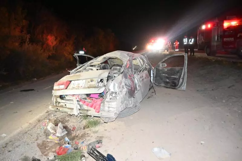 De acuerdo con los primeros informes, el conductor perdió el control de la unidad luego de quedarse dormido al volante. 