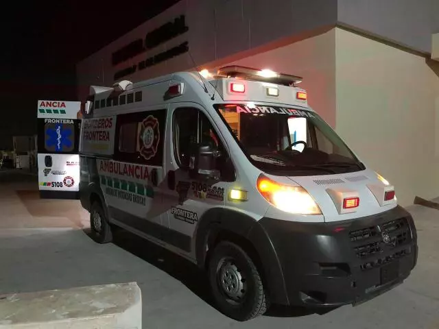 Paramédicos del cuerpo de Bomberos brindaron los primeros auxilios a la afectada