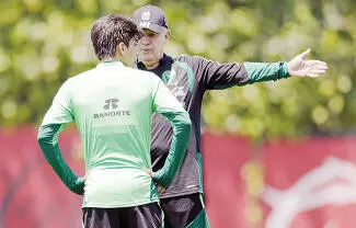 A través de un comunicado en redes sociales, la Selección Mexicana confirmó que a partir de este lunes 18 de mayo Javier Aguirre contará con Edson Álvarez, Jorge Sánchez y el joven Mateo Chávez. 