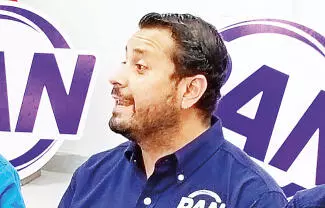 Lamentó que la parálisis de la siderúrgica mantiene en el limbo el sustento de miles de familias coahuilenses y estrangula la economía local