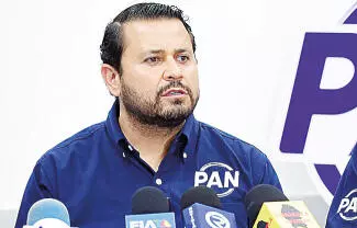 El diputado federal del Partido Acción Nacional, Armando Tejeda Cid, denunció en su visita a esta ciudad, la existencia de un peligroso pacto entre el partido oficialista Morena y el crimen organizado.