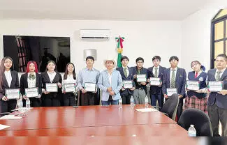 Regidores y síndicos reconocieron la preparación de los jóvenes