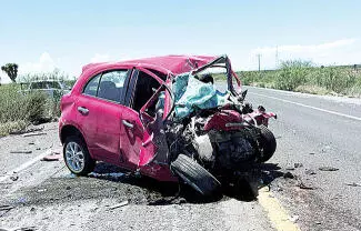 Un trágico accidente carretero registrado durante la tarde del viernes sobre la carretera Federal 53, dejó como saldo una persona sin vida.
