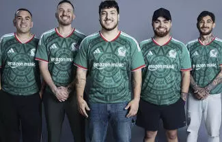 Grupo Frontera presentaría anoche el video de Un Sólo Corazón en el medio tiempo del partido, además de tocar en vivo.