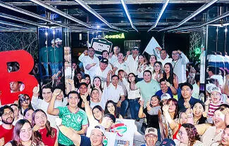 Reconocen su trayectoria profesional, cercanía y compromiso con causas sociales