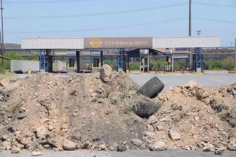 Valenzuela de la Torre aseguró que los trabajadores consideran riesgoso permitir la salida de maquinaria debido a que todos los activos permanecen sujetos al proceso de quiebra dentro del concurso mercantil. 