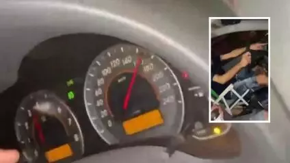 En el video que circula en redes sociales se puede apreciar que la unidad siniestrada alcanzó una velocidad de 160 km/h