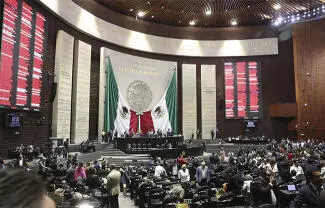 Monreal precisó que deberá acreditarse la 'intervención o injerencia extranjera' para anular elección; la oposición acusó riesgos de discrecionalidad