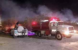 Los cuerpos de emergencia acudieron y sofocaron el incendio en cuestión de minutos