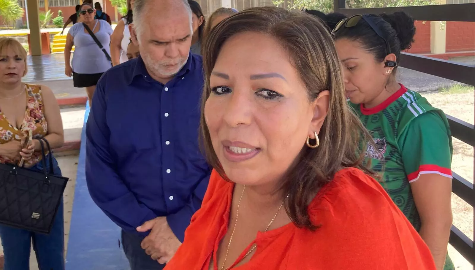 Investigan a directora  del CAM 32 