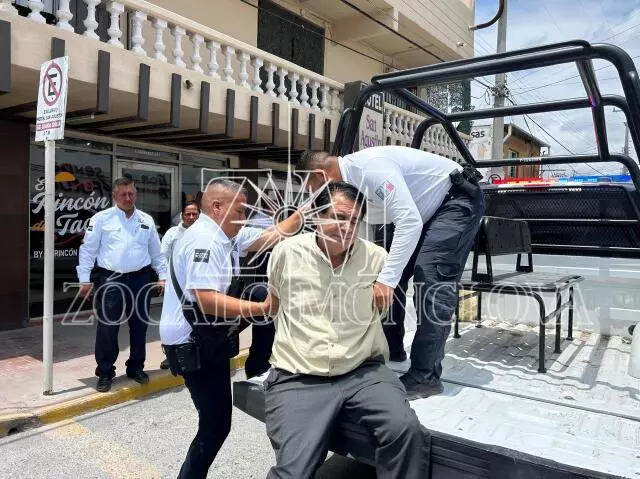 Ante la situación, el personal solicitó la intervención de las autoridades para controlar el incidente y evitar que la conducta del hombre afectara a otros huéspedes y trabajadores.