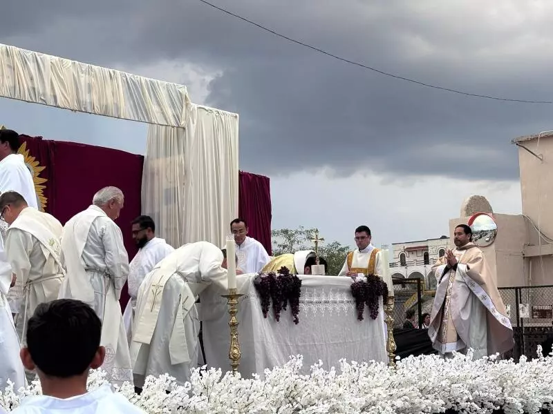 Señaló que esta festividad se fortaleció a partir de diversos milagros eucarísticos reconocidos por la Iglesia