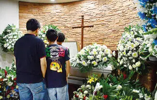 La muerte del joven boxeador ha vestido de luto a toda la familia boxística, sigue recibiendo el reconocimiento de experimentados boxeadores 