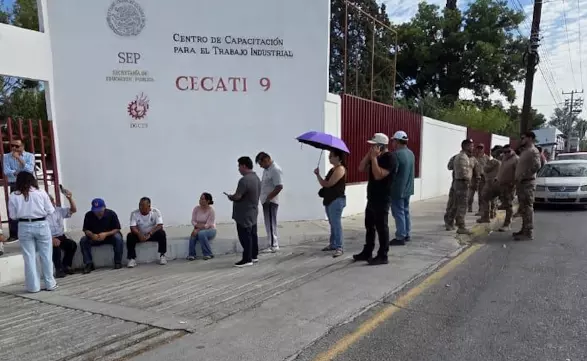 Votantes han acudido desde las 7:00 de la mañana a las casillas ubicadas en el CECATI número 9, para ejercer su derecho al voto.