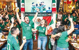 Se desborda la compra de playeras y souvenirs, al grado que Mercado Libre tarda hasta una semana en entregar