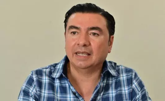 Comentó que el beneficio fue para los trabajadores del turno de primera y también para los que se integraron en el de segunda.
