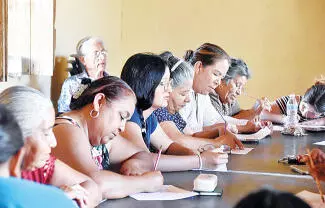 El Departamento de Arte y Cultura del Gobierno Municipal, llevó hasta el ejido San Juan, el Taller de Motivación, Autoestima y Autoempleo.