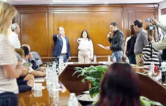 El Cabildo llevó a cabo la toma de protesta de dos nuevos integrantes del Ayuntamiento.