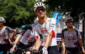 El ciclista mexicano se ha impuesto en la séptima etapa del Tour de Auvernia Ródano Alpes disputada entre La Bridoire y el Grand Colombier