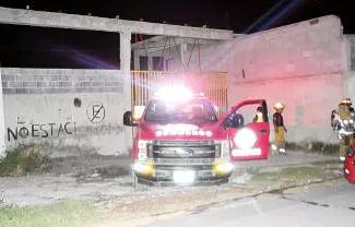 Arrasa fuego con múltiples electrodomésticos; presumen que un cortocircuito fue la causa del siniestro