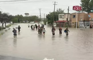 El nivel del agua en esta zona pegada al arroyo El soldado, alcanzó hasta medio metro en muchas de las calles