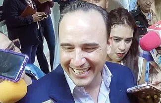 El gobernador Manolo Jiménez Salinas, dijo que no se encarta ni se descarta, pero que por lo pronto está concentrado cien por ciento en Coahuila.
