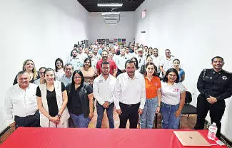 En coordinación con la Comisión Estatal de Derechos Humanos, fomenta acciones para brindar una atención más cercana, incluyente y profesional