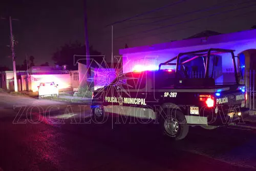 Forzaron la puerta principal para ingresar a la propiedad; vecinos pidieron auxilio al percibir ruidos sospechosos.