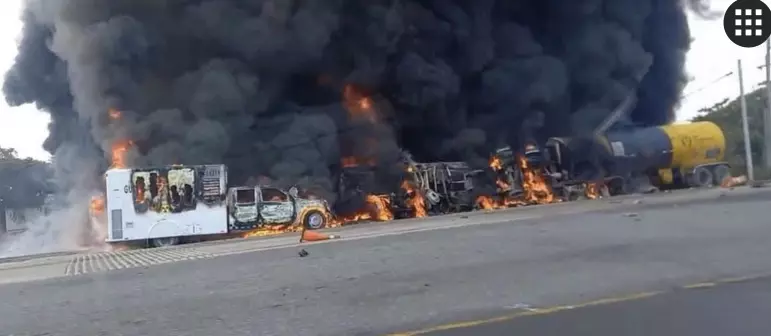 La pipa que transportaba combustible explotó Tabasco