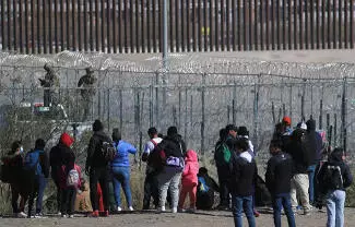 Según Salazar, la falta de gasto en control migratorio contribuyó a que cruces irregulares de migrantes desde México a EU superaran los 10 mil diar