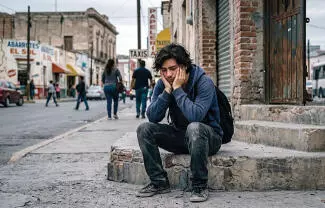 Cuando una persona enfrenta una crisis, entra en un estado de shock que le impide ver en dónde está, con quién está y a quién puede afectar con su decisión