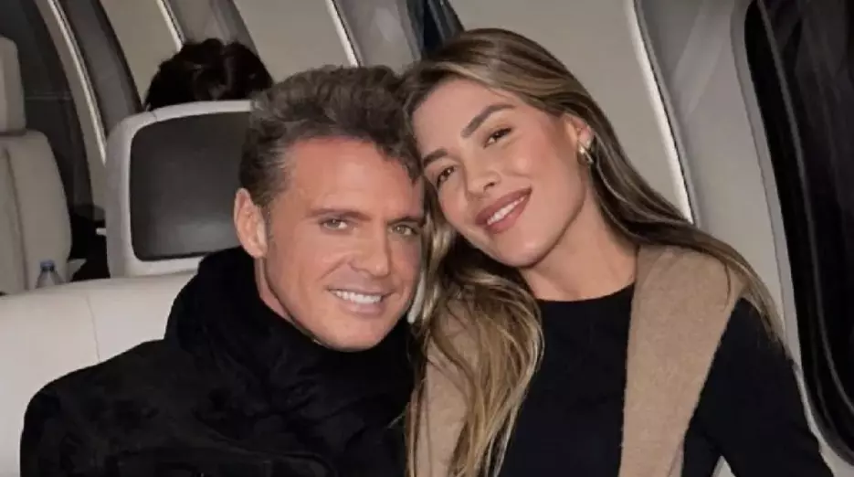 La hija de Luis Miguel respondió a un comentario en redes sociales luego de varios días de especulaciones sobre la salud del cantante.