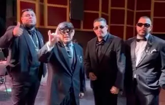 El suceso ha derivado en señalamientos de irregularidades y el despido de dos integrantes de la agrupación musical