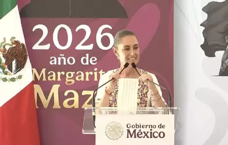 La mandataria entregó documentos a personas beneficiarias de la reducción de créditos impagables quienes aún debían mucho dinero.