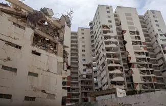 La esperanza de encontrar supervivientes disminuye y crece la frustración por la respuesta del Gobierno