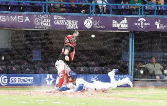 Con un elevado de sacrificio de Franchy Cordero, los Toros se impusieron en el Kickapoo en el primero de la serie