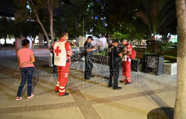 Los hechos ocurrieron alrededor de la 1:00 de la madrugada, cuando Carla se encontraba recostada en una de las bancas de la plaza principal, frente a la Presidencia. 