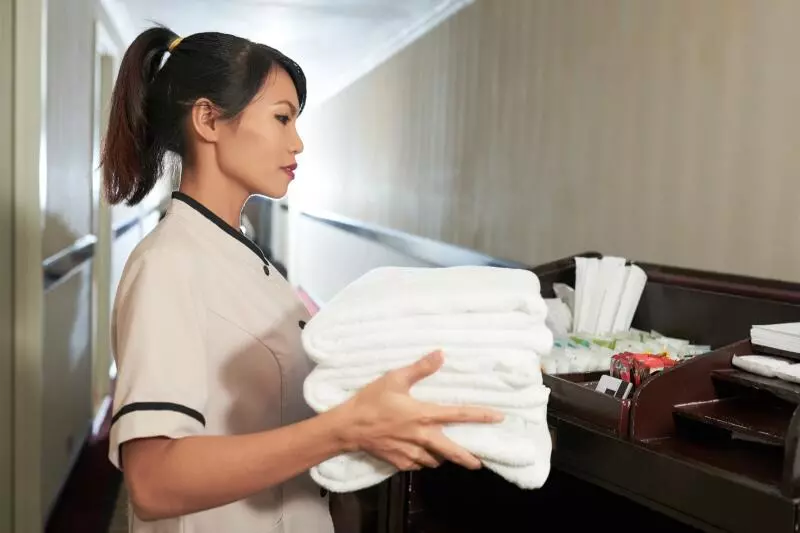 Comentó que cuando AHMSA operaba, la ocupación hotelera en la localidad se ubicaba entre 65 y 70 por ciento, ya que trabajadores de empresas satélite de la acerera eran enviados de manera regular a la ciudad.
