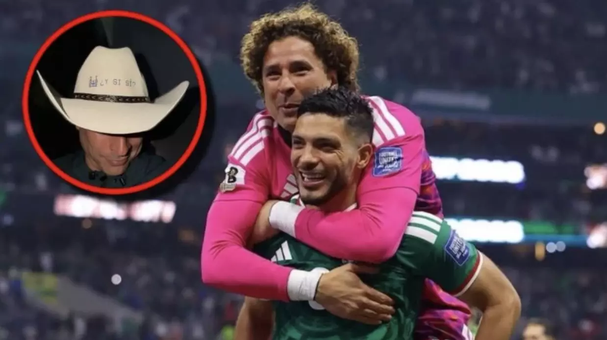El arquero mexicano se unió a la celebración de todo el país tras el triunfo de la selección mexicana ante Ecuador