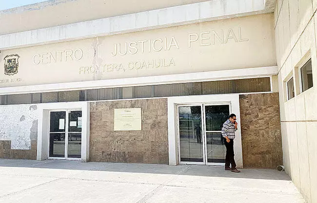 Vinculan a paramédico por falsear declaración