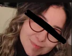 La creadora de contenido, quien hizo pública su denuncia a través de la red social Facebook, aseguró que una abogada que se encontraba en la entrad