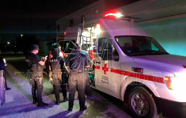 La afectada fue auxiliada por elementos de la Policía Municipal y posteriormente atendida por paramédicos de la Cruz Roja Mexicana.