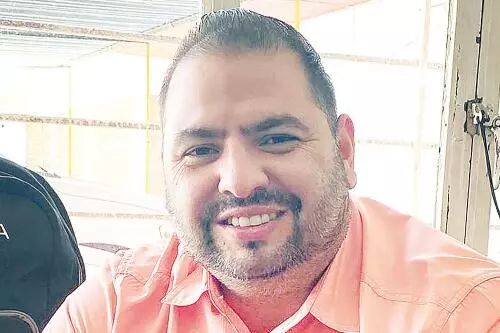  Reiteró el llamado a los padres de familia para que, una vez concluidas las celebraciones, procuren que sus hijos asistan puntualmente a la escuela. 