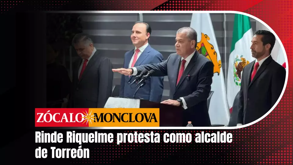 El gobernador Manolo Jiménez Salinas arribó esta mañana a la Sala de Cabildo de Torreón para presenciar la toma de protesta de Miguel Ángel Riquelme Solís como presidente municipal.