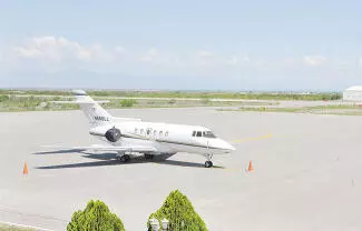 Llegan al Aeropuerto Internacional Venustiano Carranza a cargar combustible